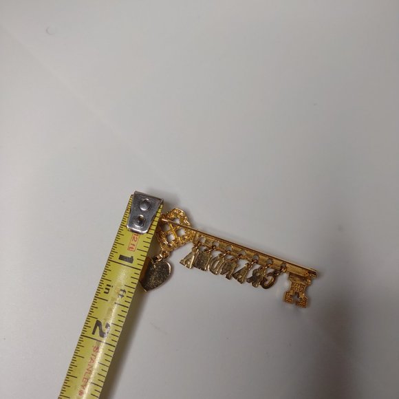 Grandma Key And Heart Vintage Gold Tone Dangle Brooch - Picture 14 of 14